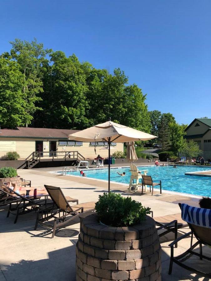 Pocono Villas Resort East Stroudsburg Exterior photo